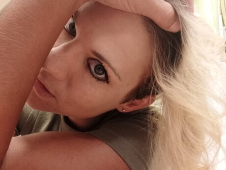 Toni Sky pornstar top photo