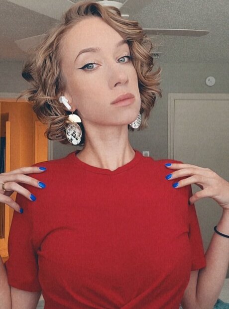 vi0l3tt pretty actress pictures