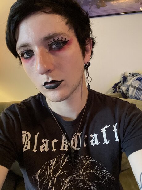 Ricky DeLarge model top pic