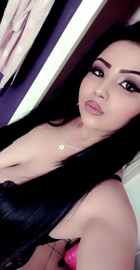 Adriana1998 erotic actress pictures