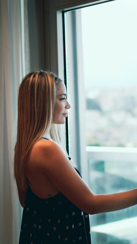 Swet Renata star free pictures