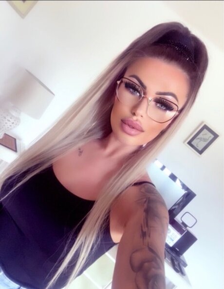 Cosmina Comm pornstar nudes picture