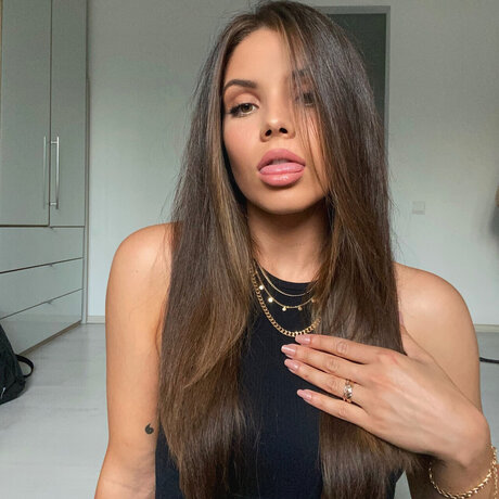 cleverbby pornstar erotic photos