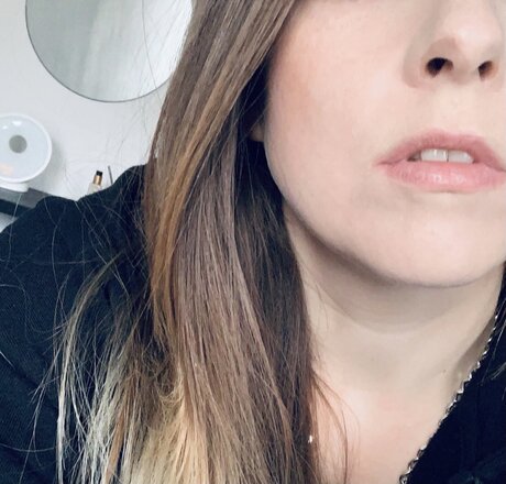 Ivory Feet perfect model image