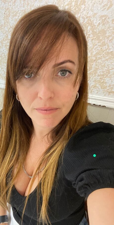 Photos by Brenna free model pic