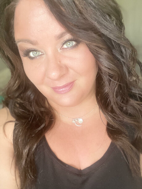 Ava82WantsYou hot star picture