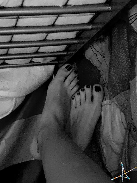 Ozeppy erotic actress image