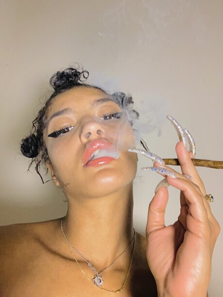 Naniiakuaxx free pornstar image