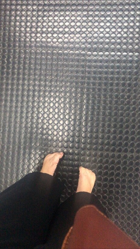 Kira Gavi exclusive star archive