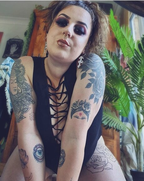 Shazy exclusive model photos