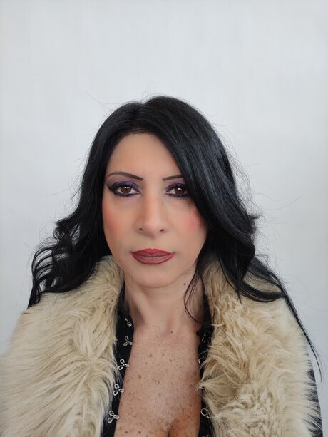 diantha78 model high quality image