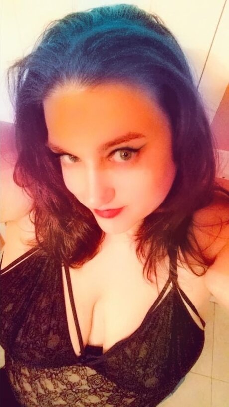 Kelly Peluso adult model picture