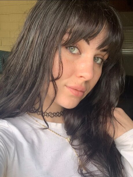 Ariella Coxx model exclusive pics