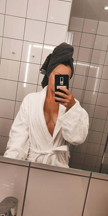 swedishskimaskgirl top star image