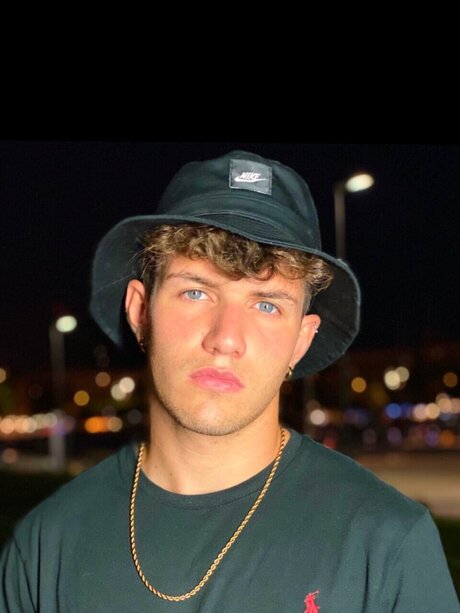 Emanuele Valora erotic star image