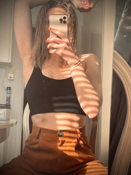 BiTcHaLaNTe xxx actress picture