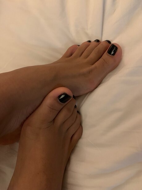 Lilly Skye sexy star pics