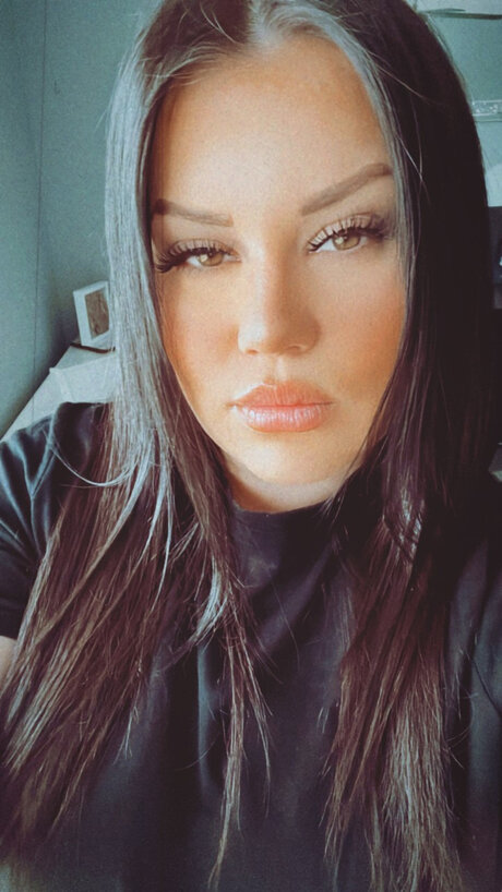 Amelia Lewis nude model archive