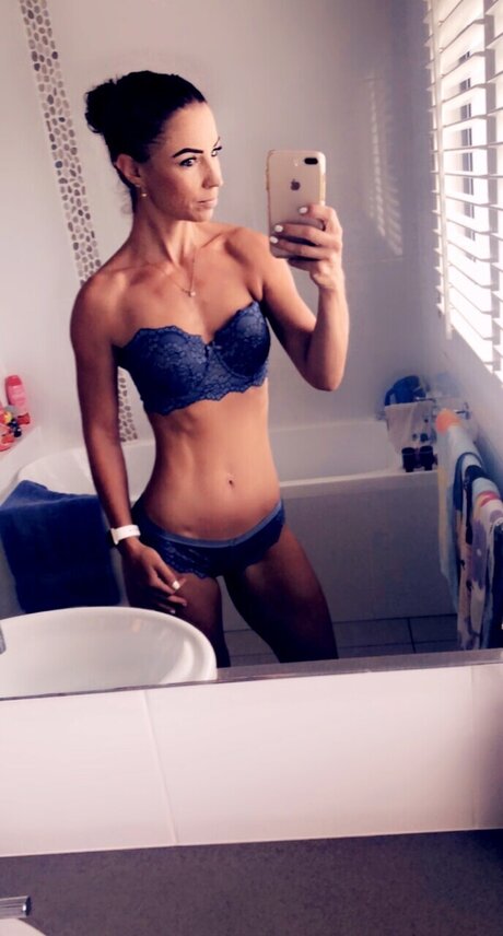 MsFit xxx model photo