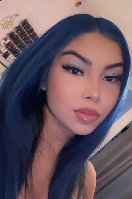 Spicy Mami model exclusive pic