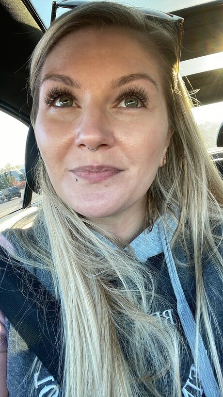 LoveBug model sexy pictures