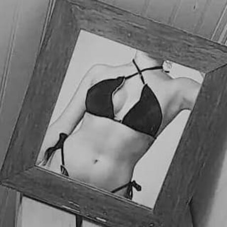 Chely pornstar erotic img