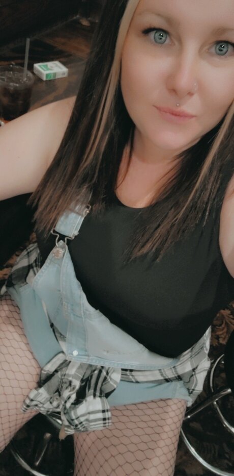 Lovely Belle sex star picture