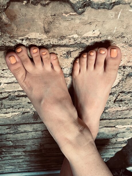 Cheeky feet pornstar nude pic