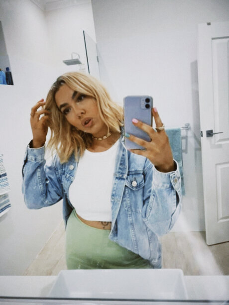 Stella sex actress image