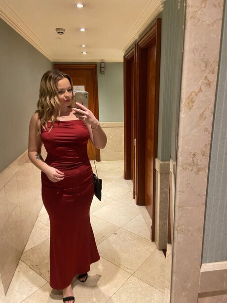 Lowri Taylor exclusive star photos