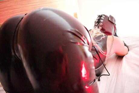 Opulent Restraint star nice pic