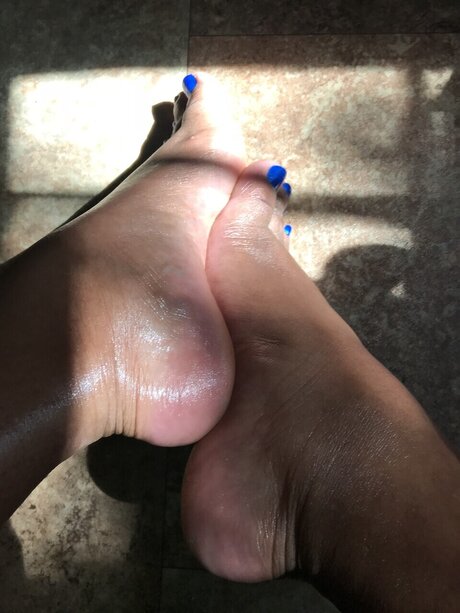 Aliesha sexy model photo