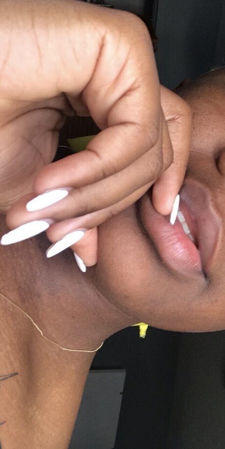 ImaniSummer star erotic photo