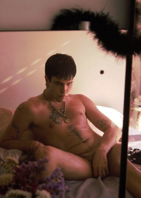 ap0l0ni0 actress archive