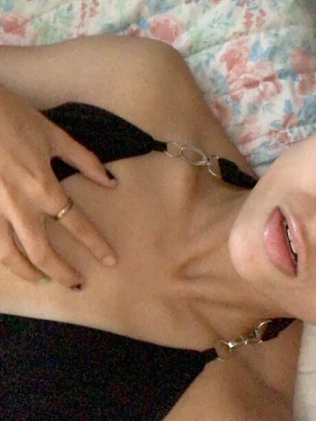 anubiz pretty model img