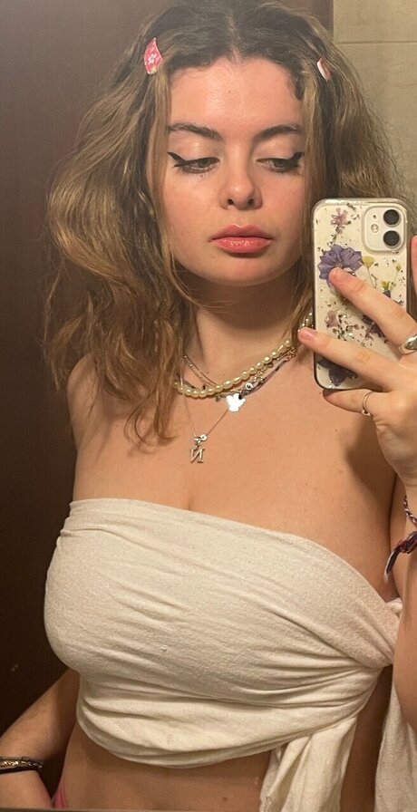 Fleur Banks star pretty archive