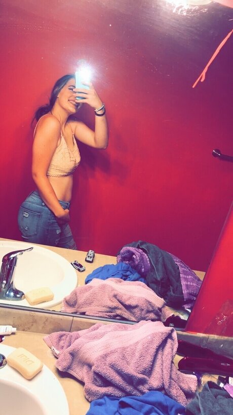 MommaK star nudes image