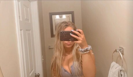 Chelsea Michaels erotic pornstar gallery