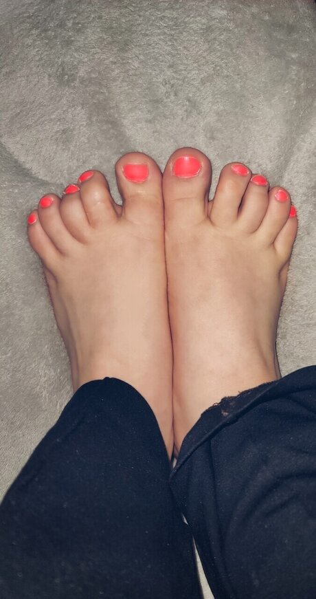 Leyla Allen star top picture