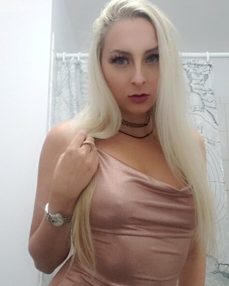 Hezz naked actress archive