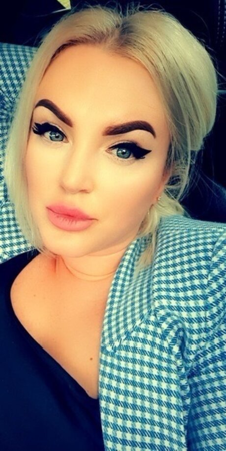 AlexaPeach_ pornographic actress images