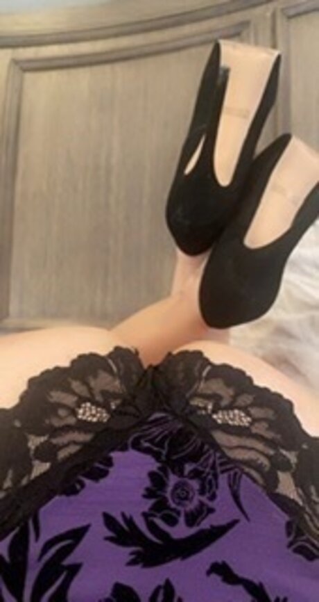 Lizzyme nude pornstar pic