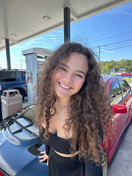 LilCherrii erotic star pic