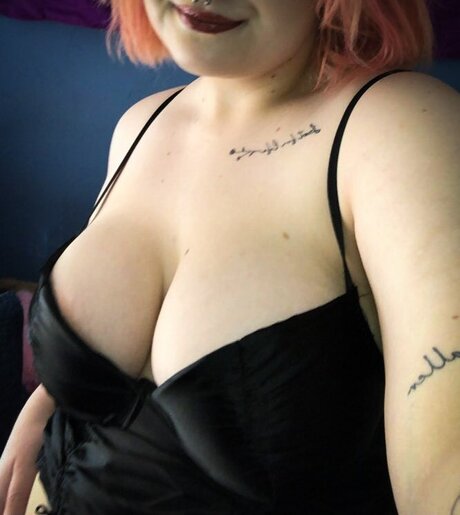 VioletLeah666 model erotic galleries