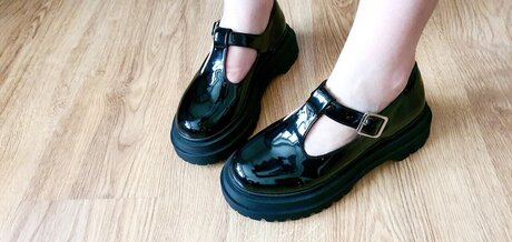 Yunnie model exclusive image