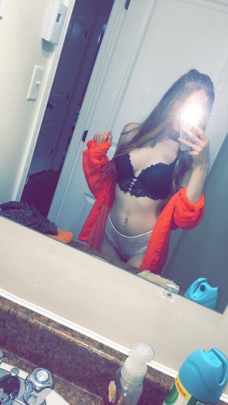 Hunnie Bunnie adult model archive