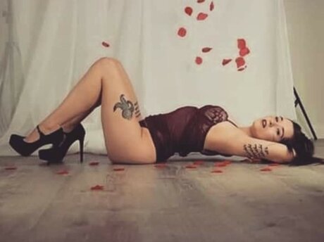 Royalties pornstar exclusive pics