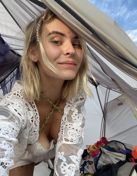 Eva Deli sexy actress image