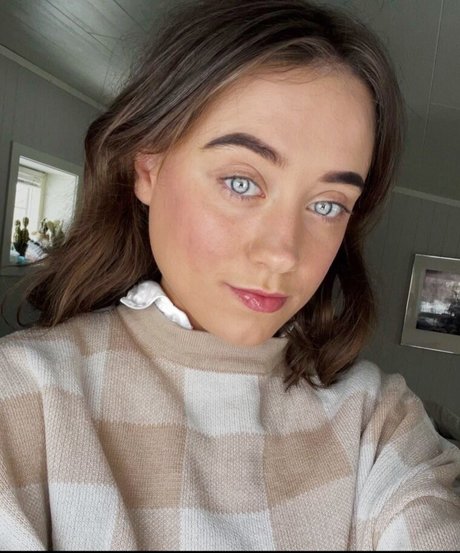 BabyLana model nude archive