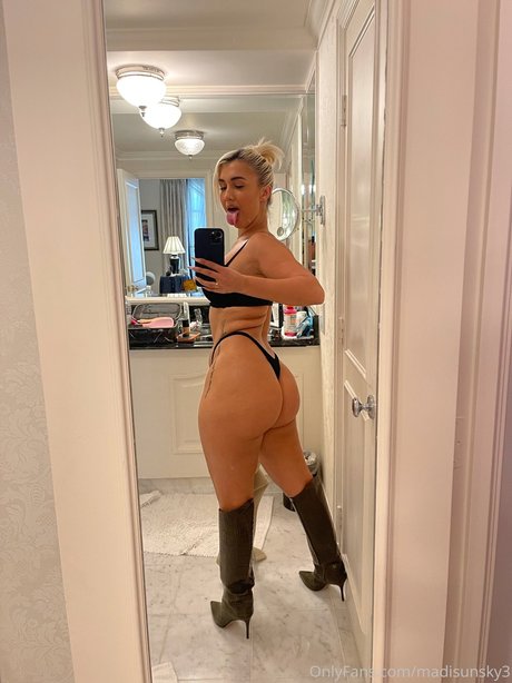 Madisun Sky nice pornstar pictures